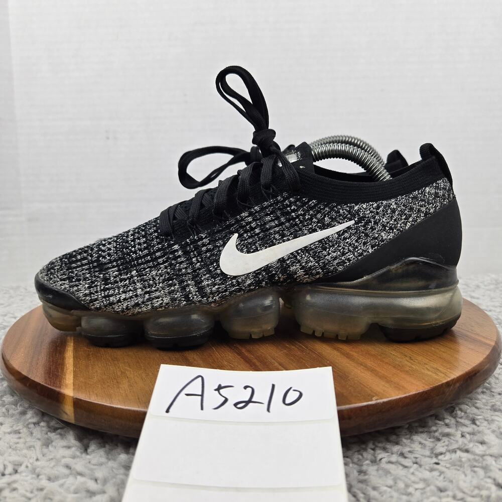 Nike Women 10 Air Vapormax Flyknit 3 Oreo Black Athletic Running Shoe AJ6910-001